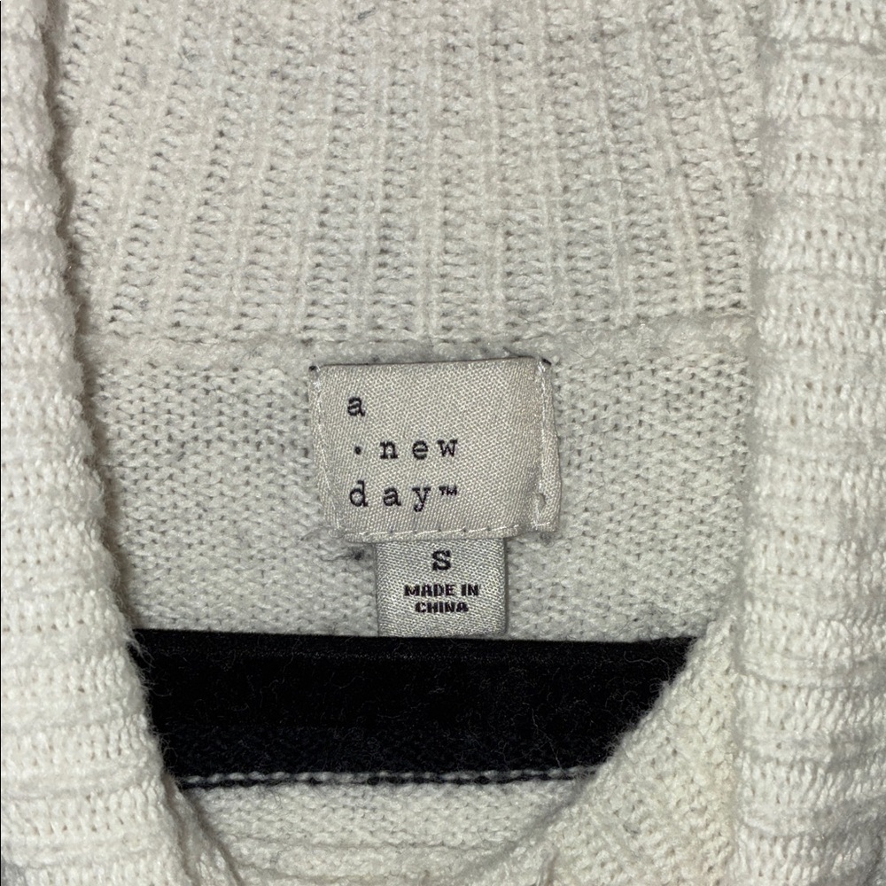 a new day Striped Turtle Neck Knit Long Sleeve Sweater Size Small - Picture 3 of 5